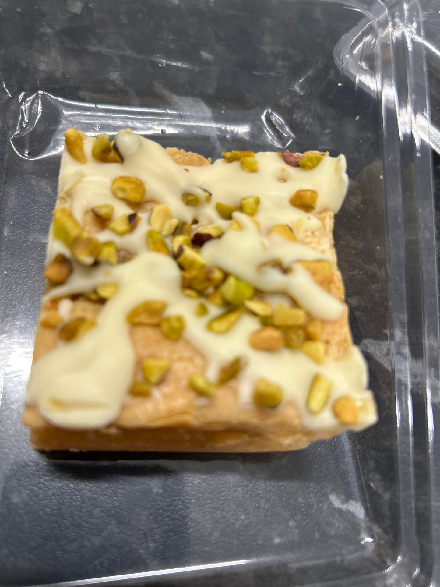 Lemon & white chocolate Blondie portion